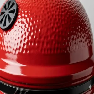 Ein Nahaufnahme-Detail der hochwertigen Keramik-Konstruktion eines Kamado-Grills.